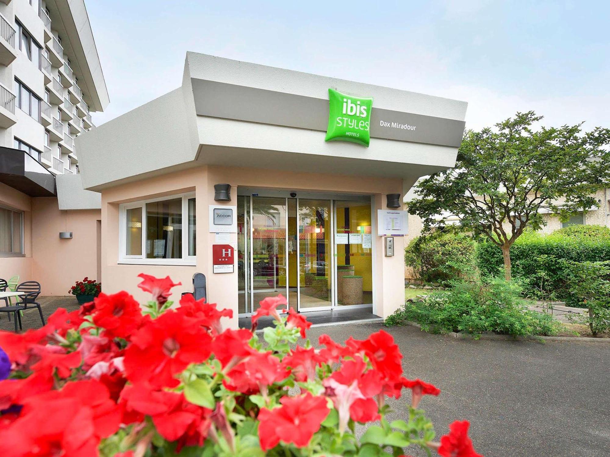 Hotel ibis styles Dax Miradour Exterior foto